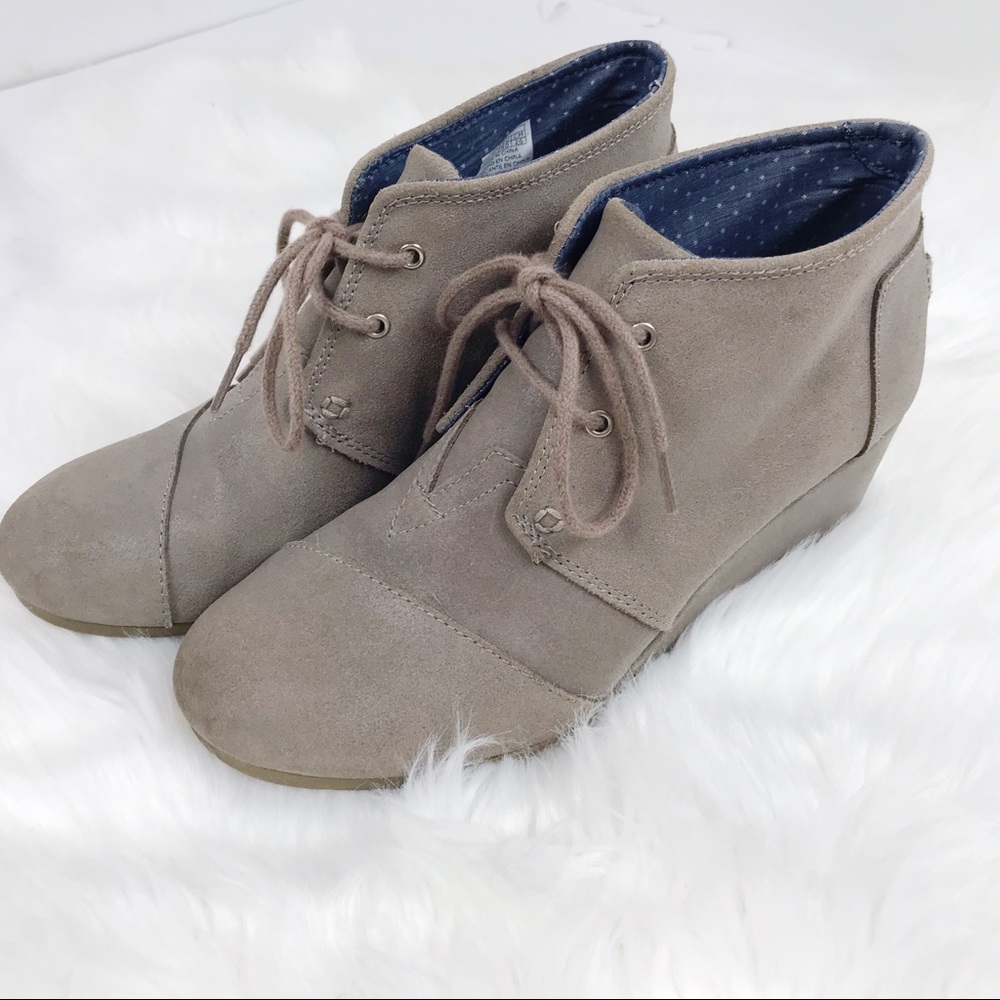 Toms kala suede wedge taupe lace up booties 9